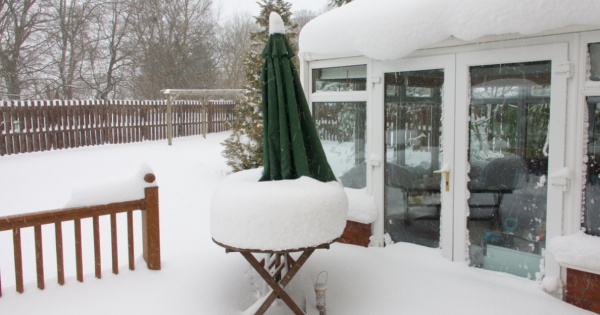 snowy conservatory room without a warm roof 2